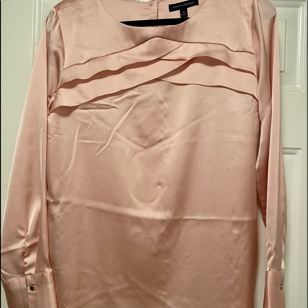 Soft Pink, Banana Republic Long sleeved blouse Size medium